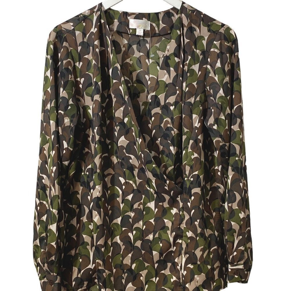 Belle by Kim Gravel Top Size Medium Olive Camo Print Blouse Long Sleeve Crossove